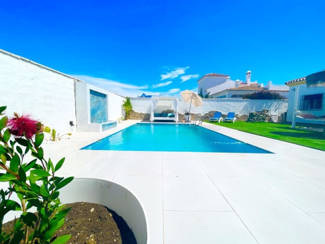 Traumhafte Villa mit privatem Pool & nah am Strand in El Palmar