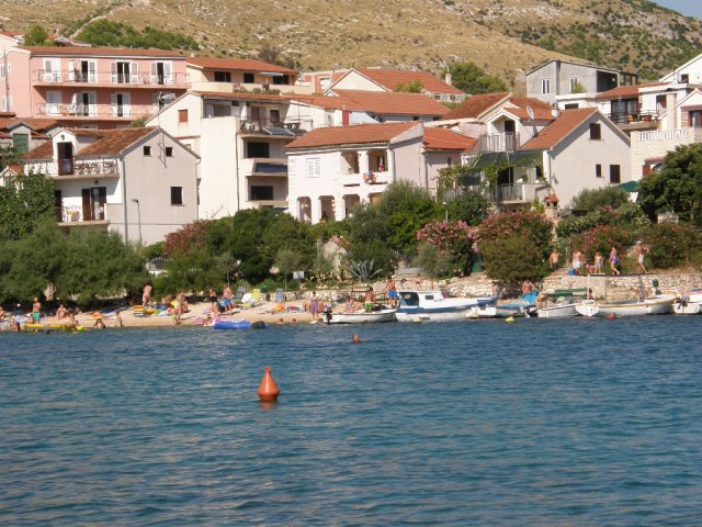 Fewo Adria direkt an der Badestrand gelegen bei NP Wasserfalle Krka