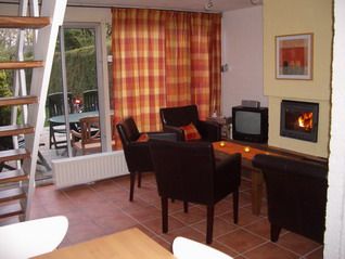 Komf. Ferienhaus mit Kamin und Spülmaschine, Meer