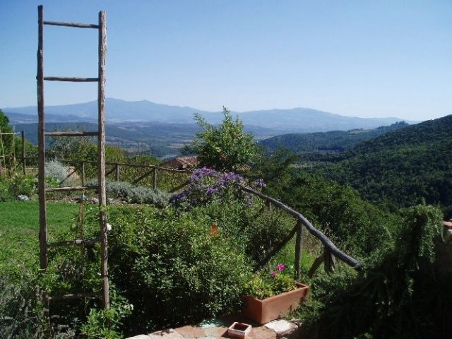 Appartement mit Garten im mittelalterlichen Dorf